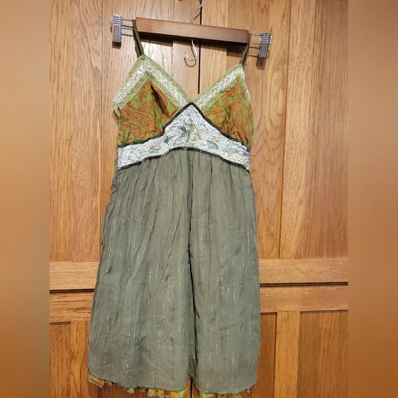 Kaktus | Tops | Kaktus Hunter Green Embroidered Beaded Flower Tank Top |  Poshmark